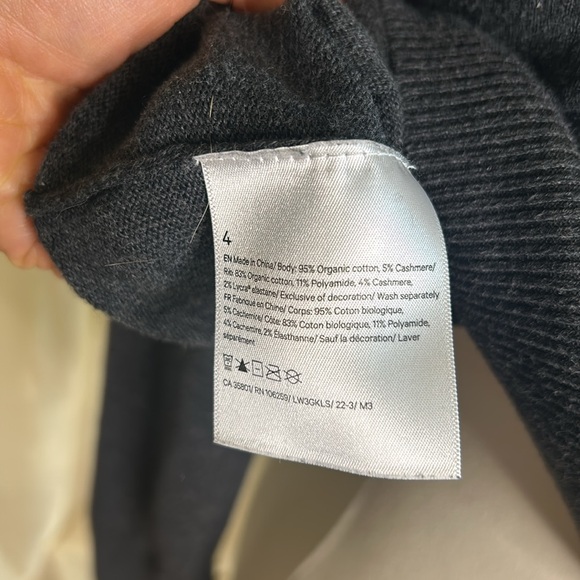 Lululemon Cashmere blend Sz 4 Grey Sweater Excellent Condition - Picture 9 of 9
